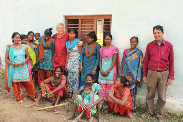I november måned gik vi for alvor i gang med de to skolehaver på Shree Laxm i og Shree Shanti Priya school. Med os var mødrene fra Shree Shanti Priya, Lis Rasmussen, økolog fra Kieselgården og Umananda Dhungana fra Søbogaards nepalesisek forsøgsgård ved Bhaktapur.